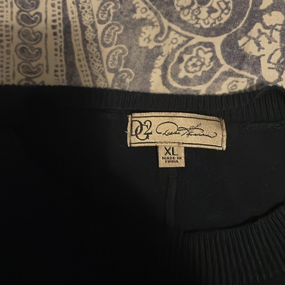 Navy sweater with shark tail on one side - Picture 3 of 7